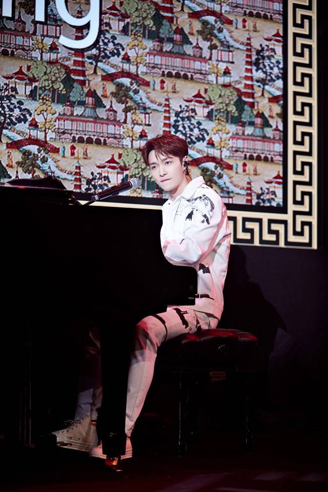 Lay Zhang