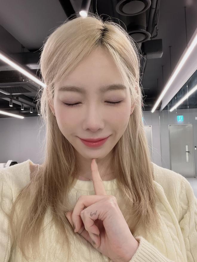 taeyeon invu chart records